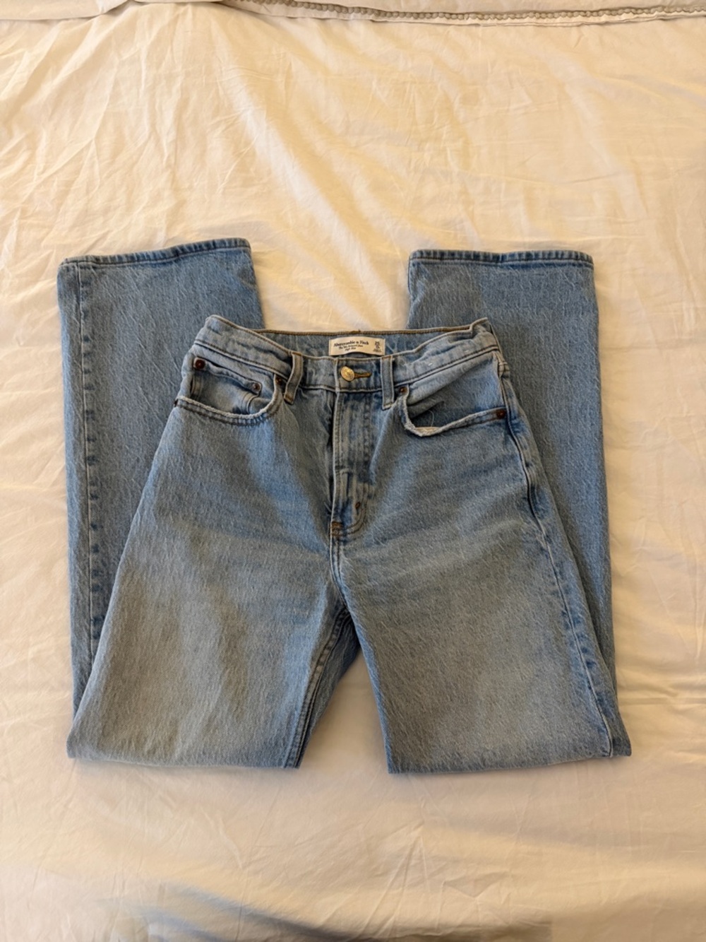 Abercrombie & Fitch 90’s Relaxed Jean High Rise 0/25s